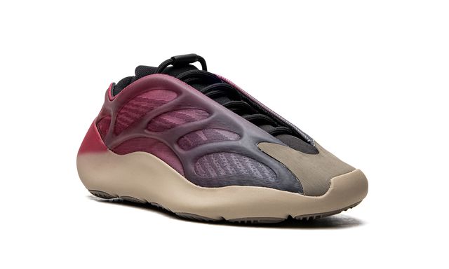 Adidas Yeezy 700 V3 Fade Carbon Keesef