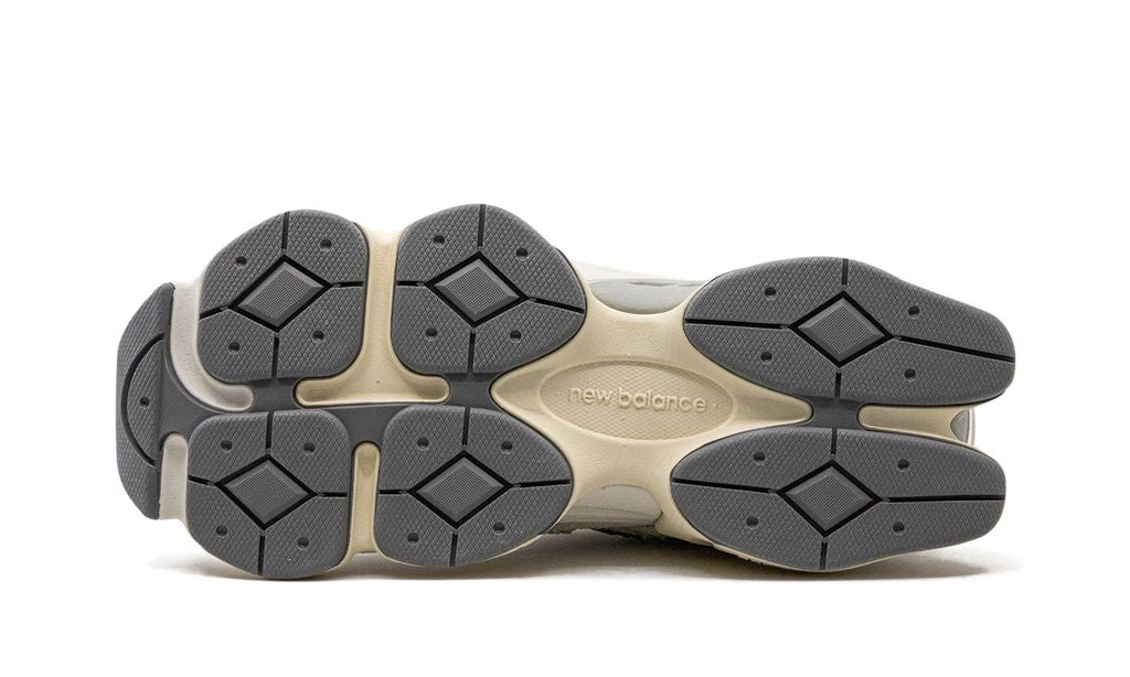 New Balance 9060 Suede Pack - Sea Salt New Balance 9060 Quartz Grey Keesef