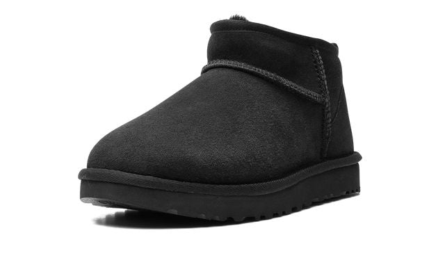 UGG CLASSICS ULTRA MINI WMNS "Triple Black" Keesef 